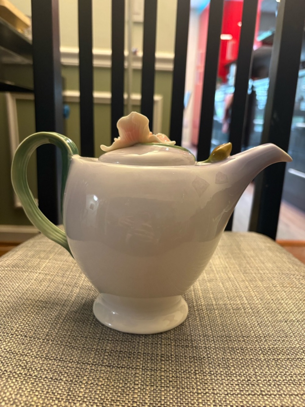 Pier 1 Bumblebee Serenade orchid ceramic teapot New - Picture 2 of 6